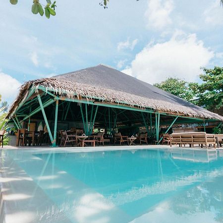 Bravo Beach Resort General Luna  Exterior photo