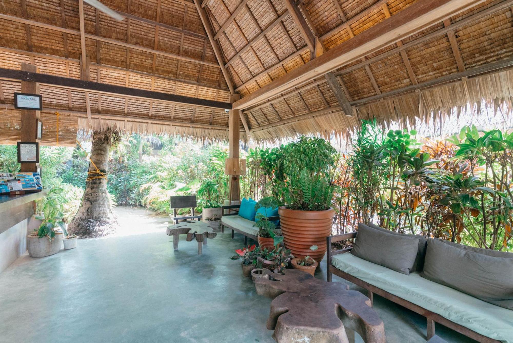 Bravo Beach Resort General Luna  Exterior photo