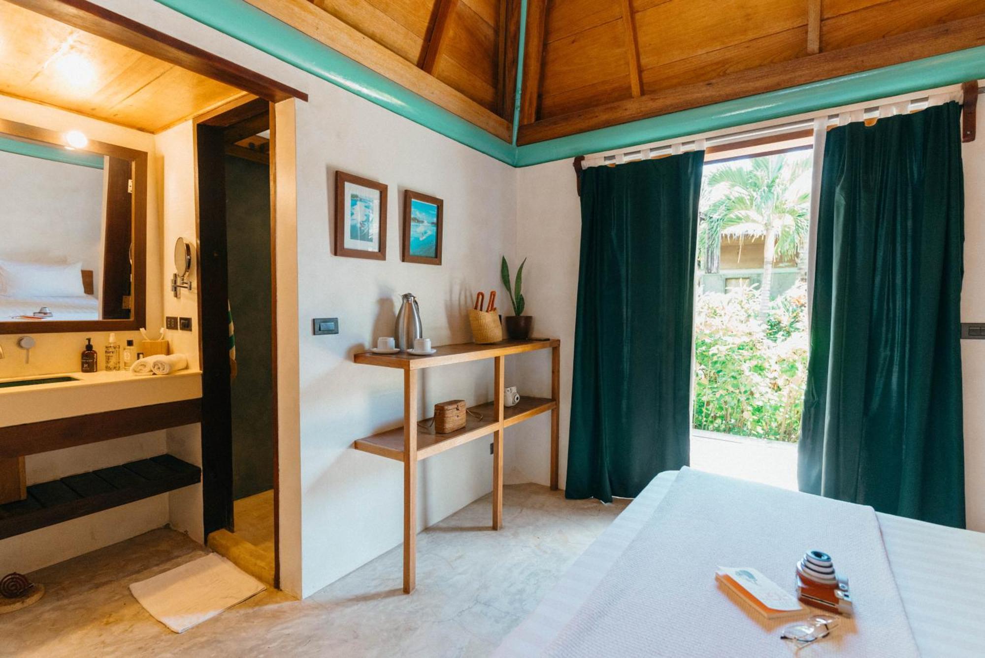 Bravo Beach Resort General Luna  Exterior photo