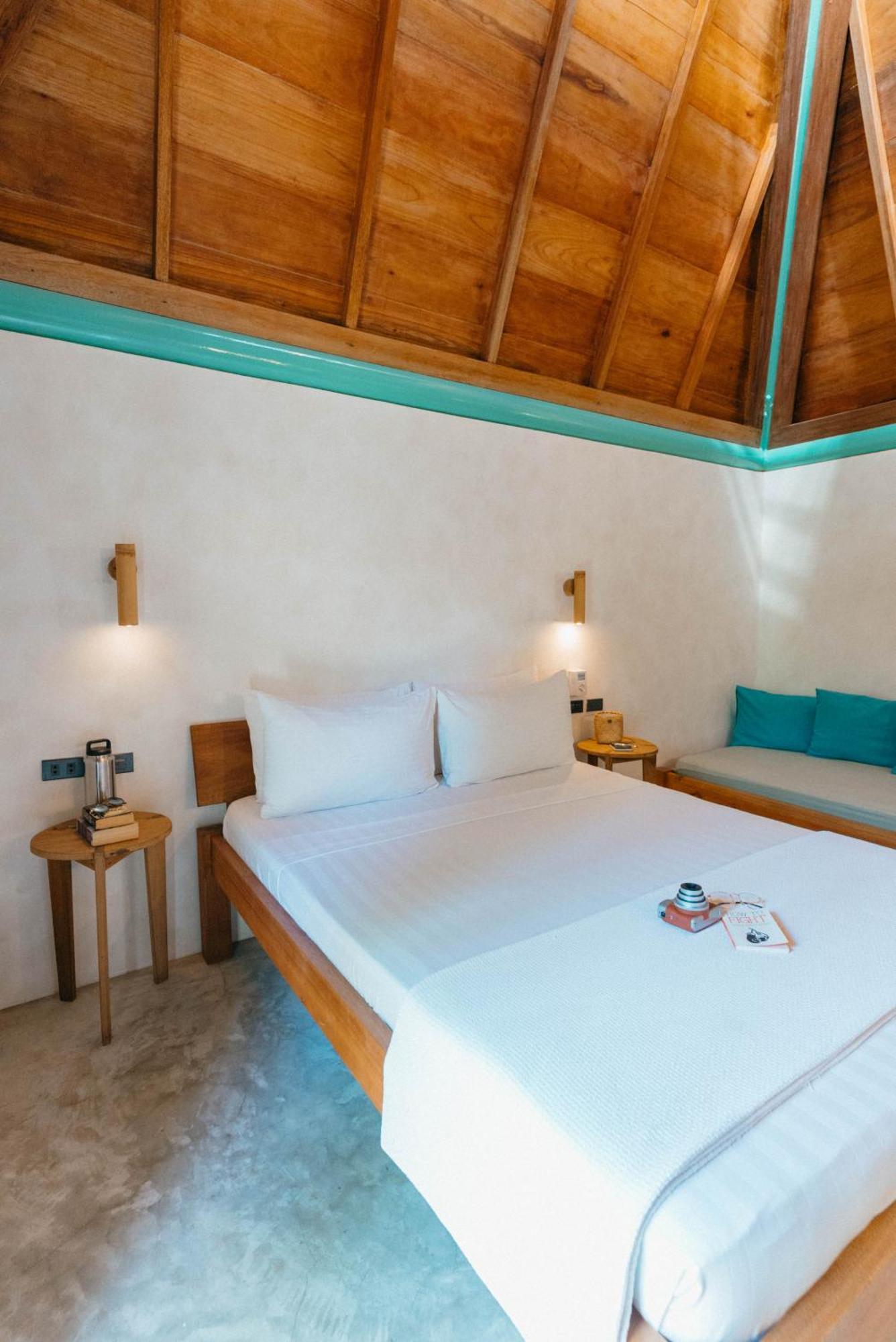 Bravo Beach Resort General Luna  Exterior photo