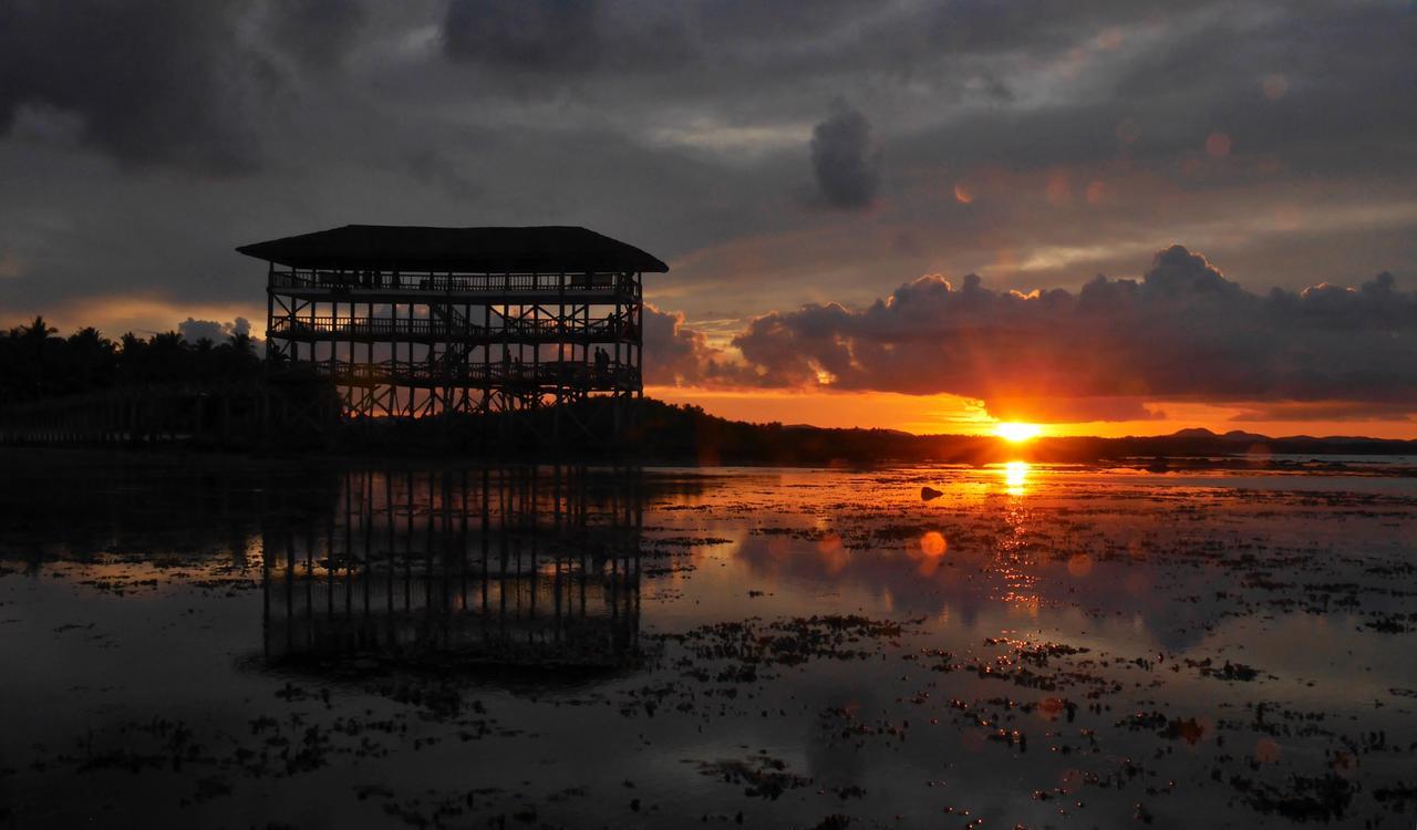 Bravo Beach Resort General Luna  Exterior photo